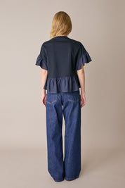 T-shirt con balze a contrasto