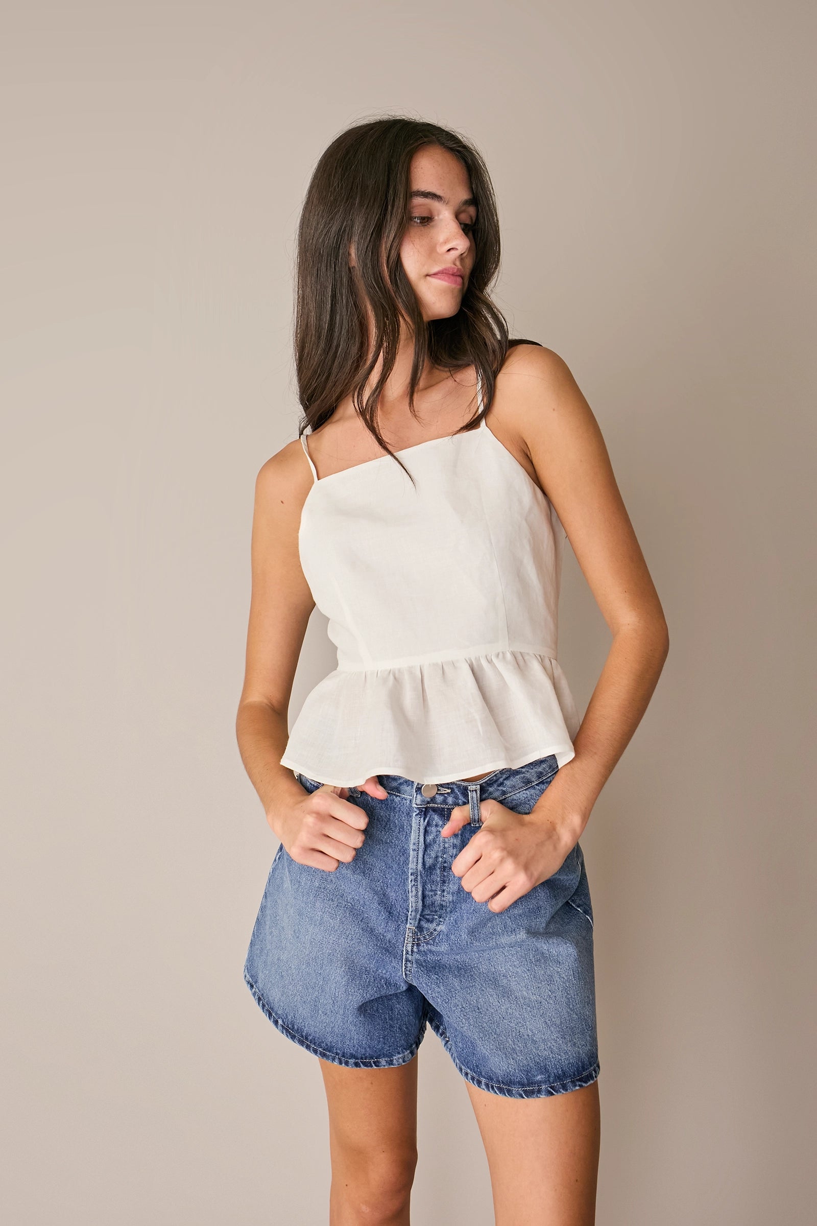 Top con volant e schiena scoperta