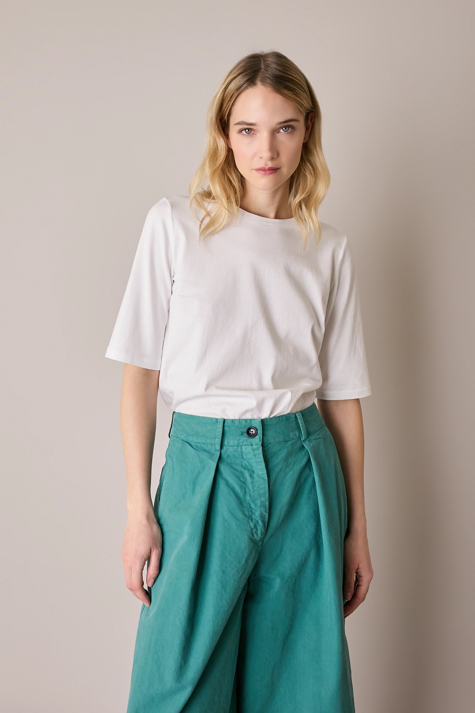 T-shirt in cotone con mezze maniche