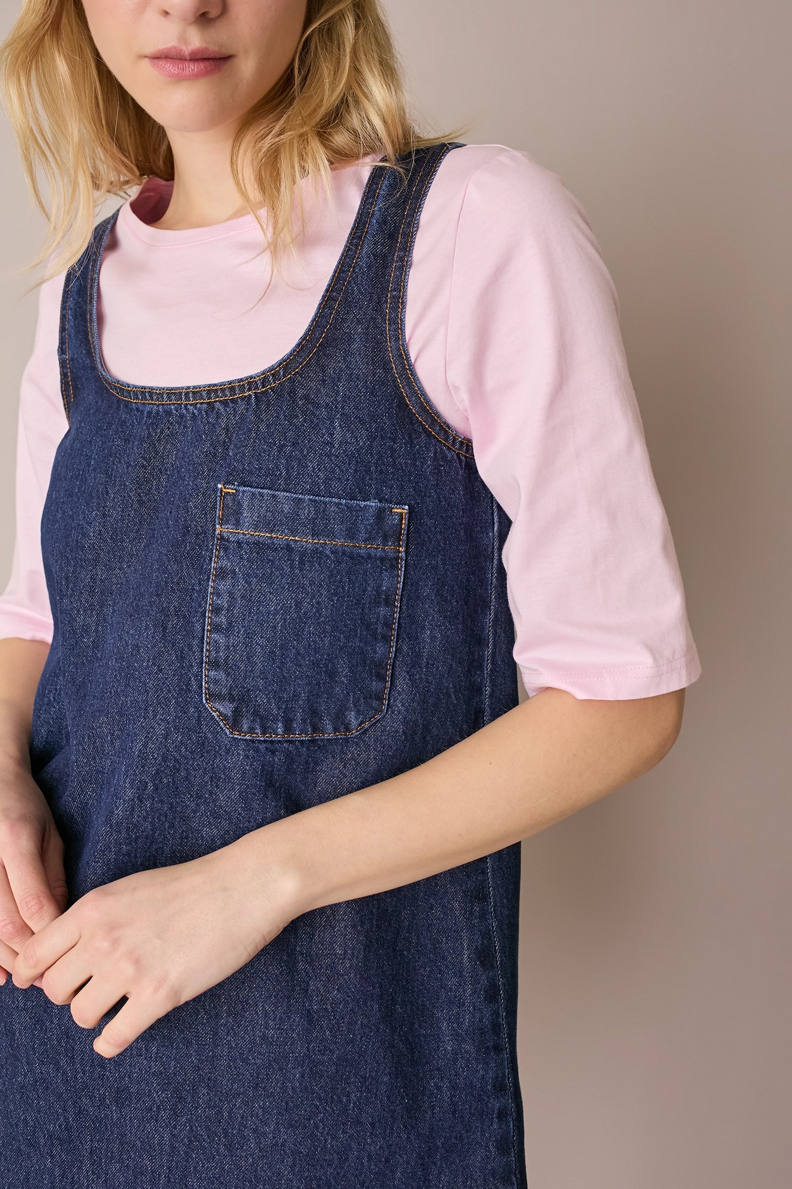 T-shirt in cotone con mezze maniche