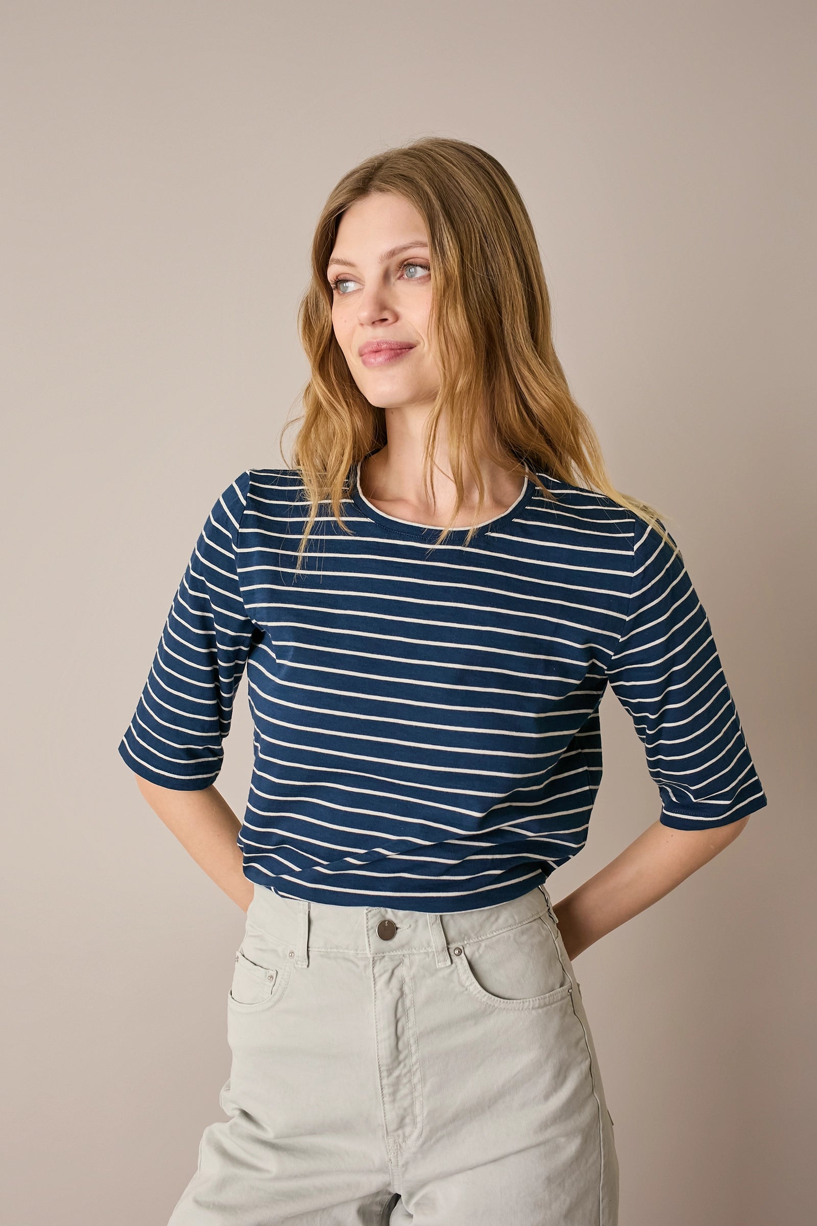 T-shirt in cotone con mezze maniche