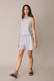 Top in lino con bottoncini