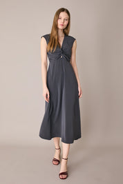 Abito in seta stretch con scollo intrecciato