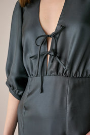 Abito lungo a mezze maniche con scollo a V