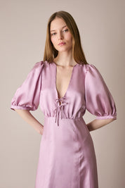 Abito lungo a mezze maniche con scollo a V