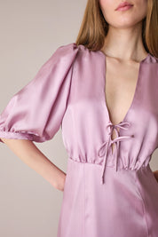 Abito lungo a mezze maniche con scollo a V