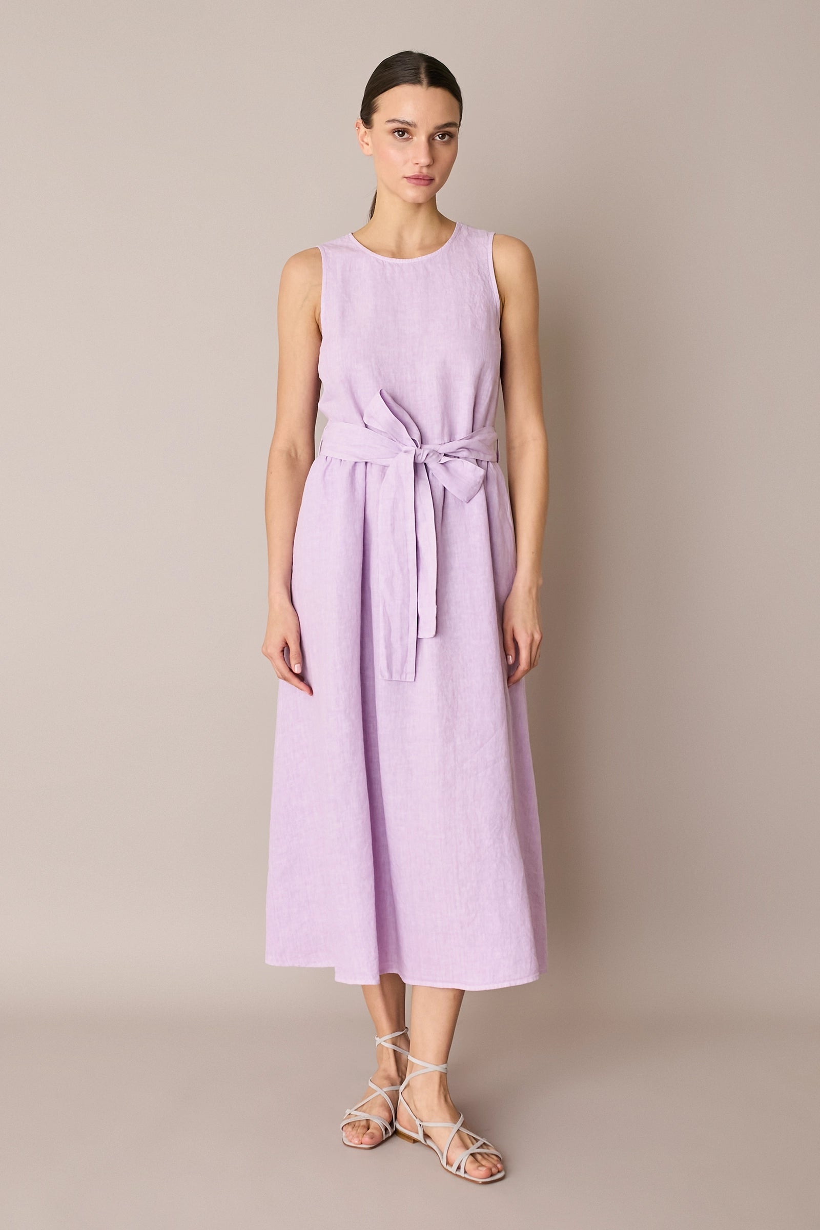 Abito lungo in lino con cintura