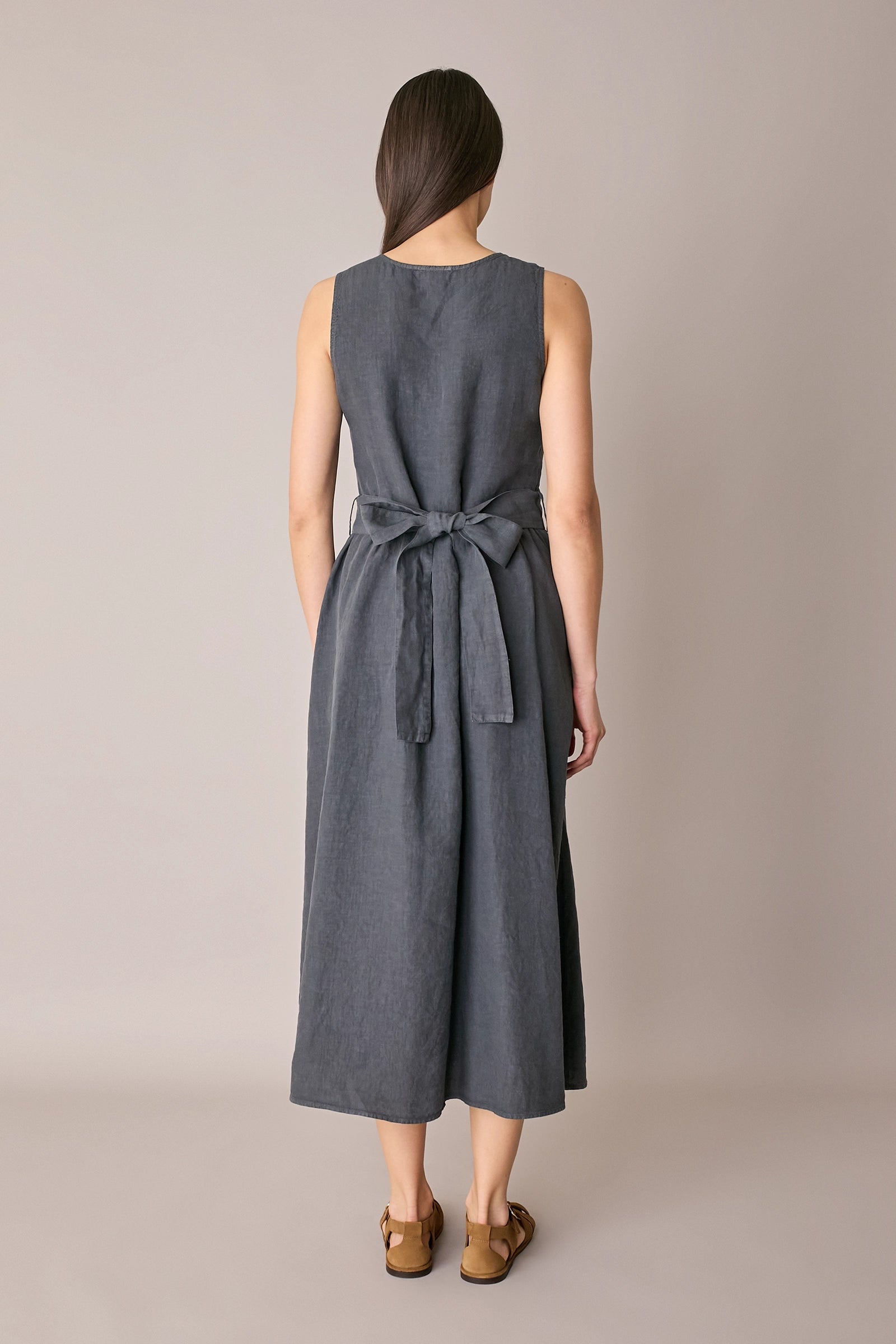 Abito lungo in lino con cintura