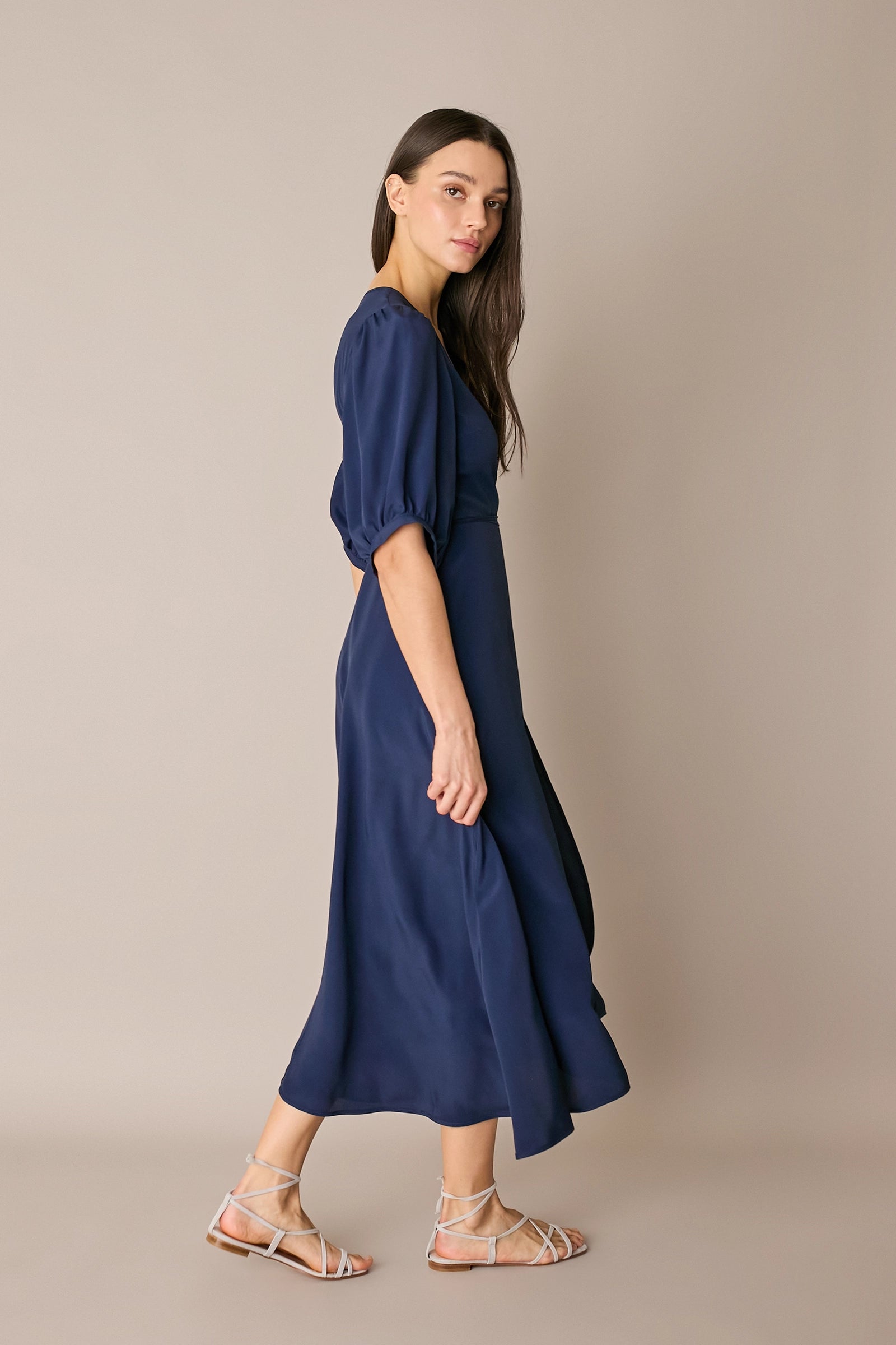 Abito lungo a portafoglio in blend di seta