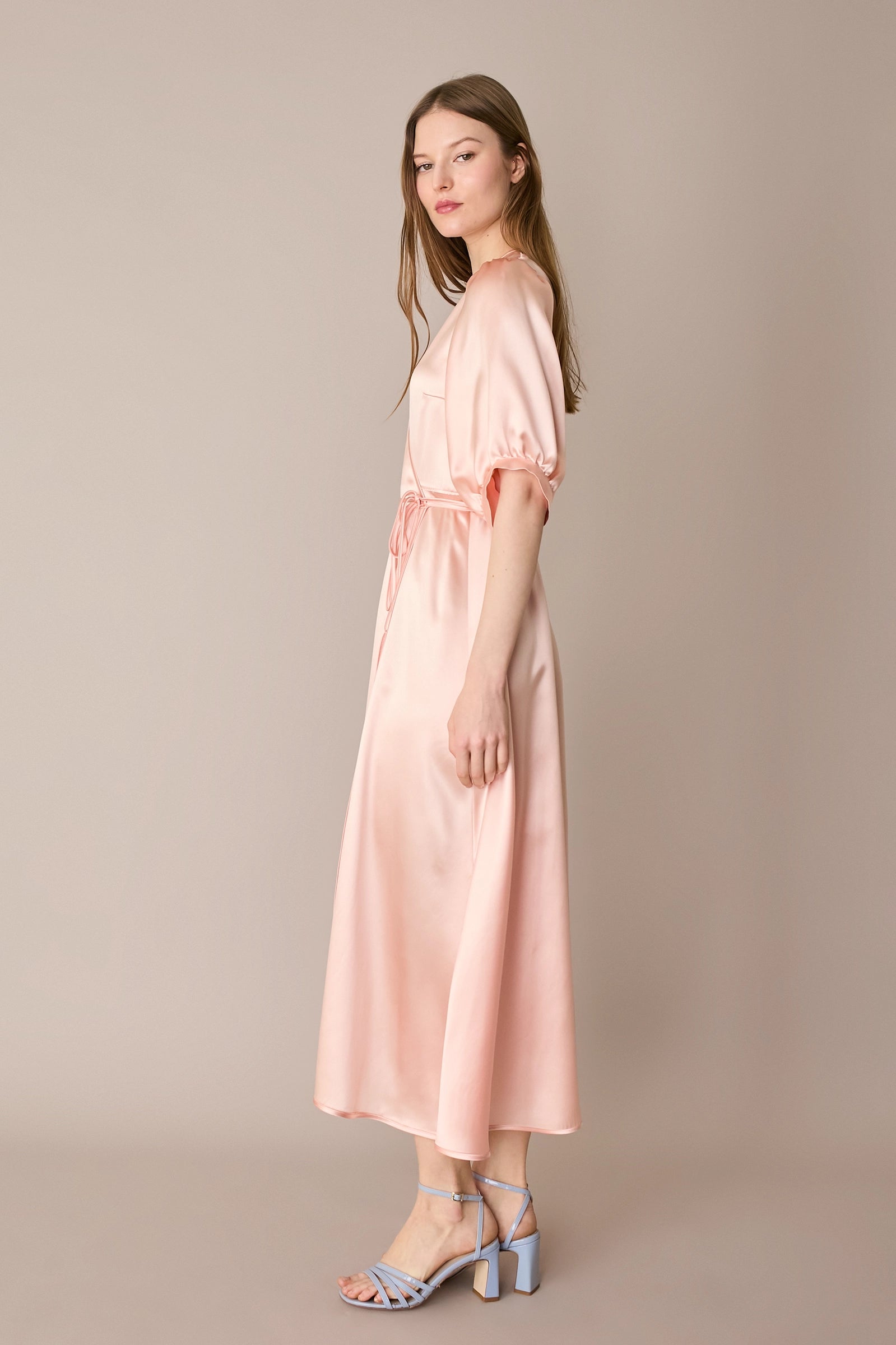 Abito lungo a portafoglio in blend di seta