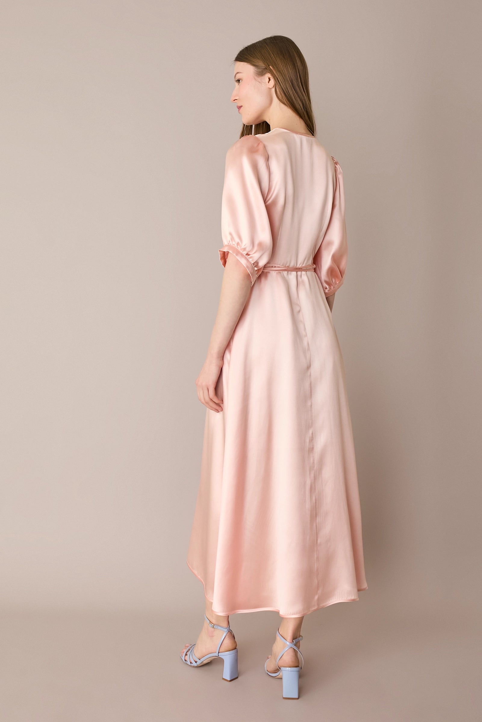 Abito lungo a portafoglio in blend di seta