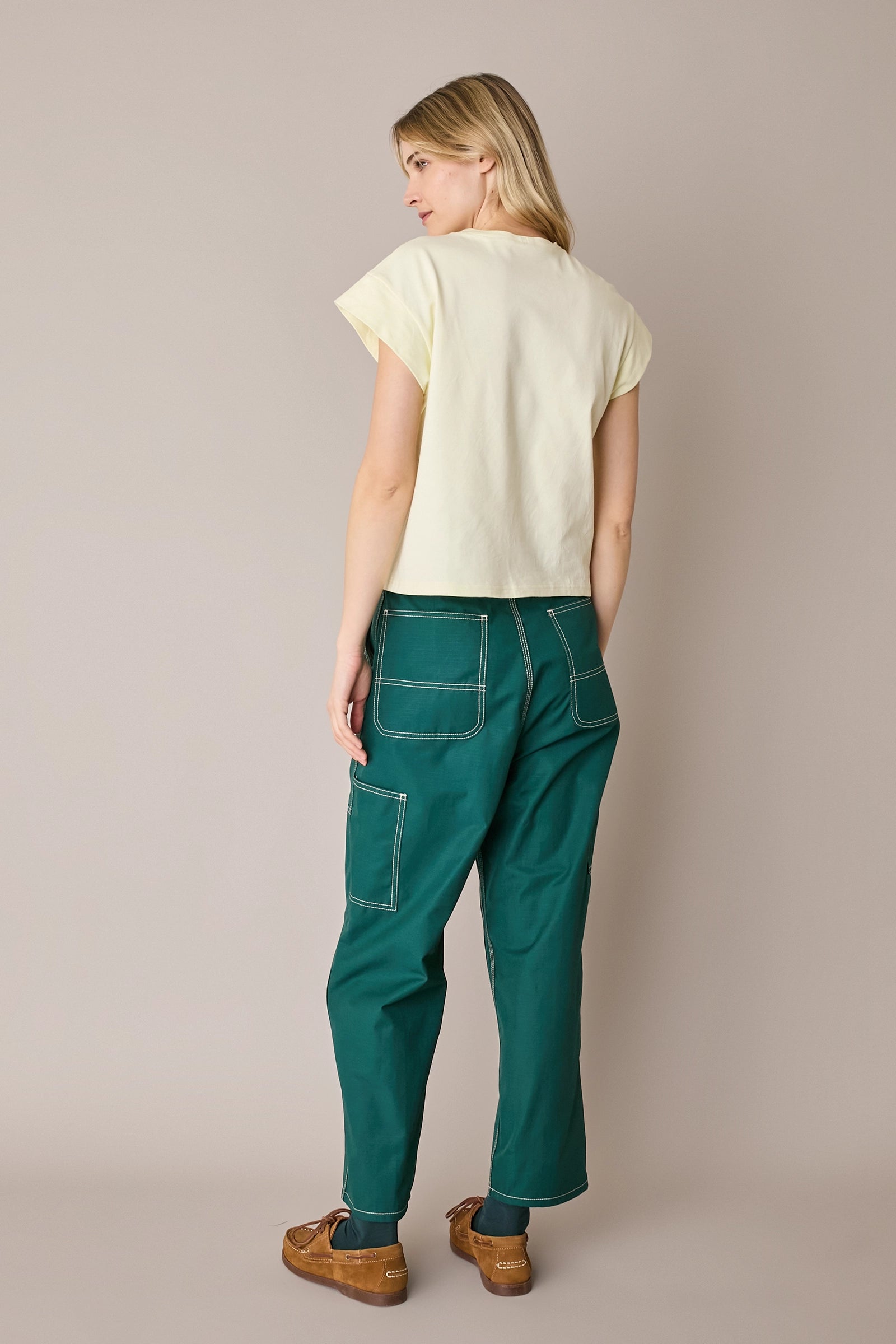Pantaloni sportivi con impunture a contrasto