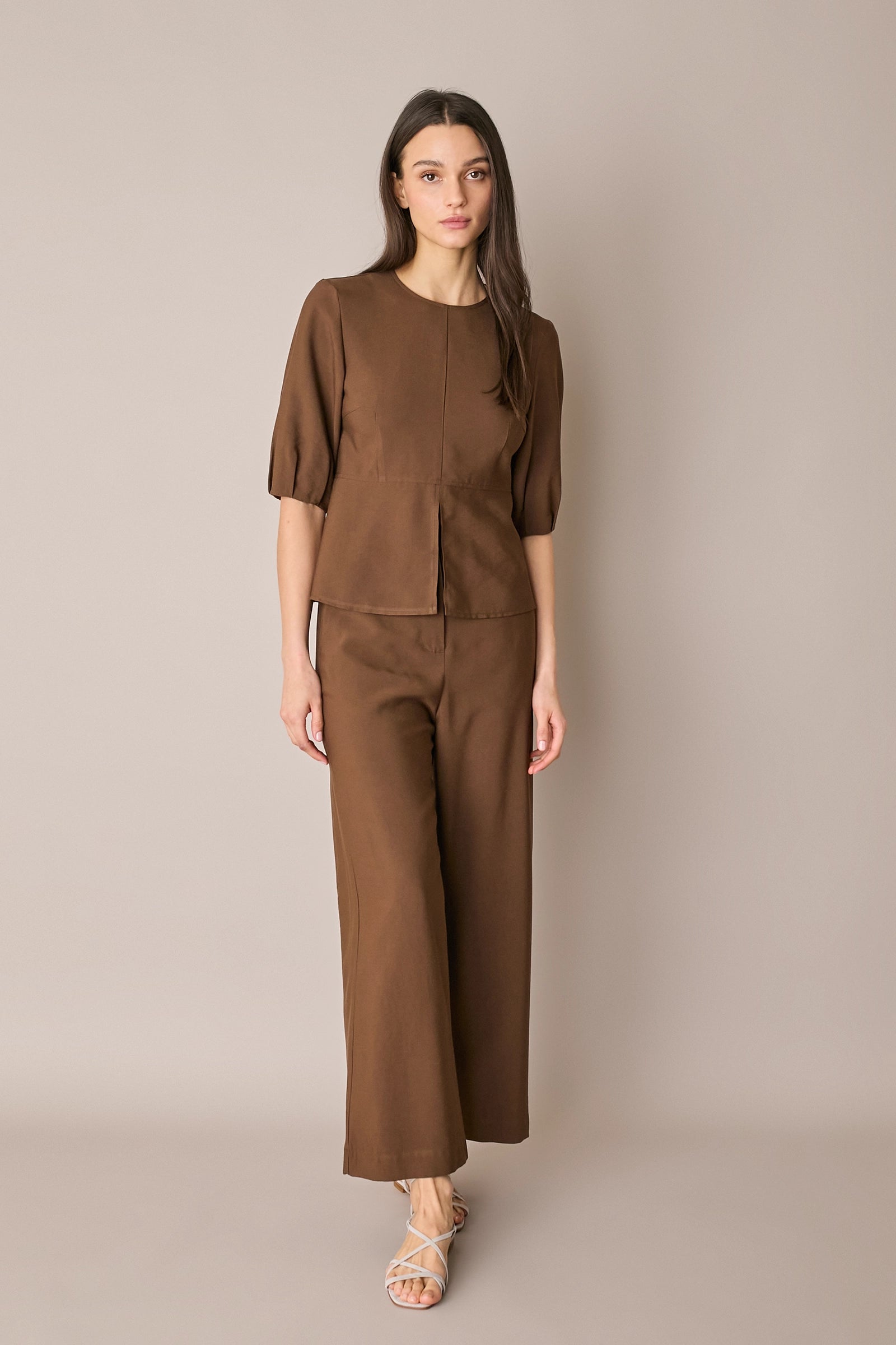 Pantaloni fluidi con elastico in vita