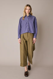 Pantaloni in cotone con piega e risvolto