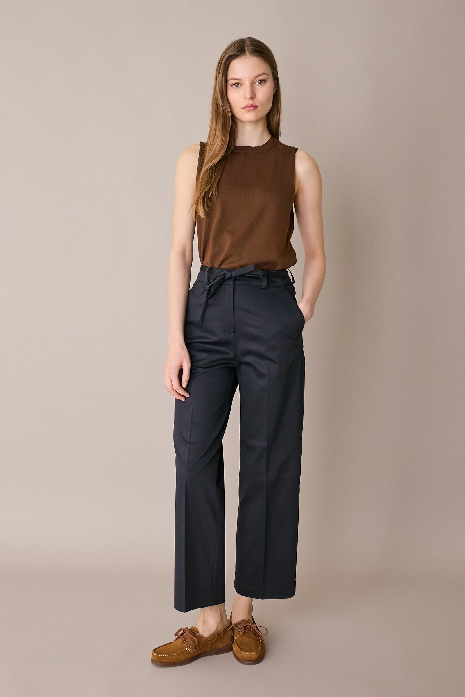 Pantaloni in cotone con cintura