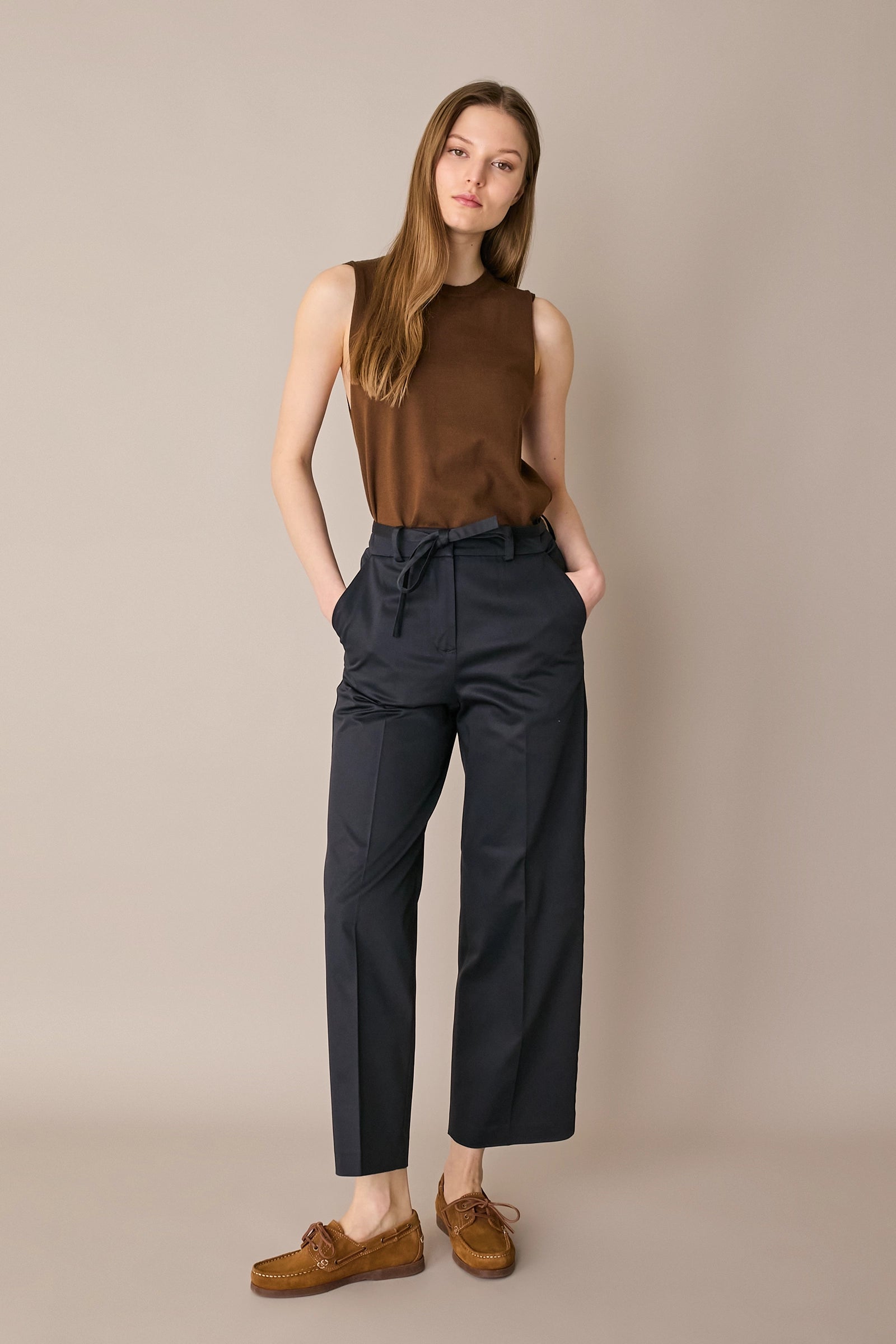 Pantaloni in cotone con cintura