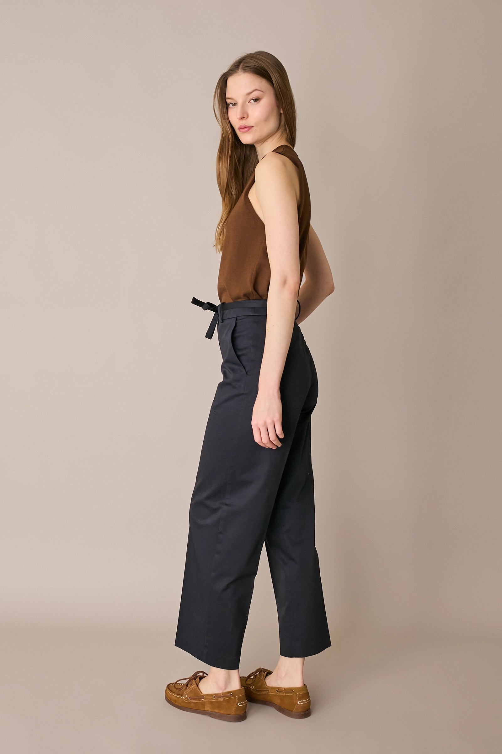 Pantaloni in cotone con cintura