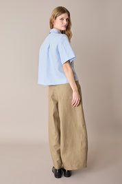 Pantaloni in lino con pinces