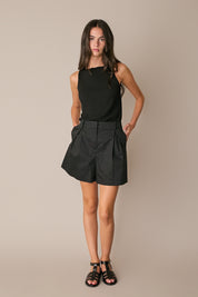 Pantaloncini con pinces