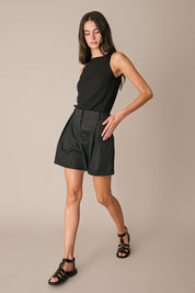 Pantaloncini con pinces