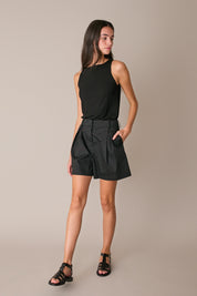 Pantaloncini con pinces