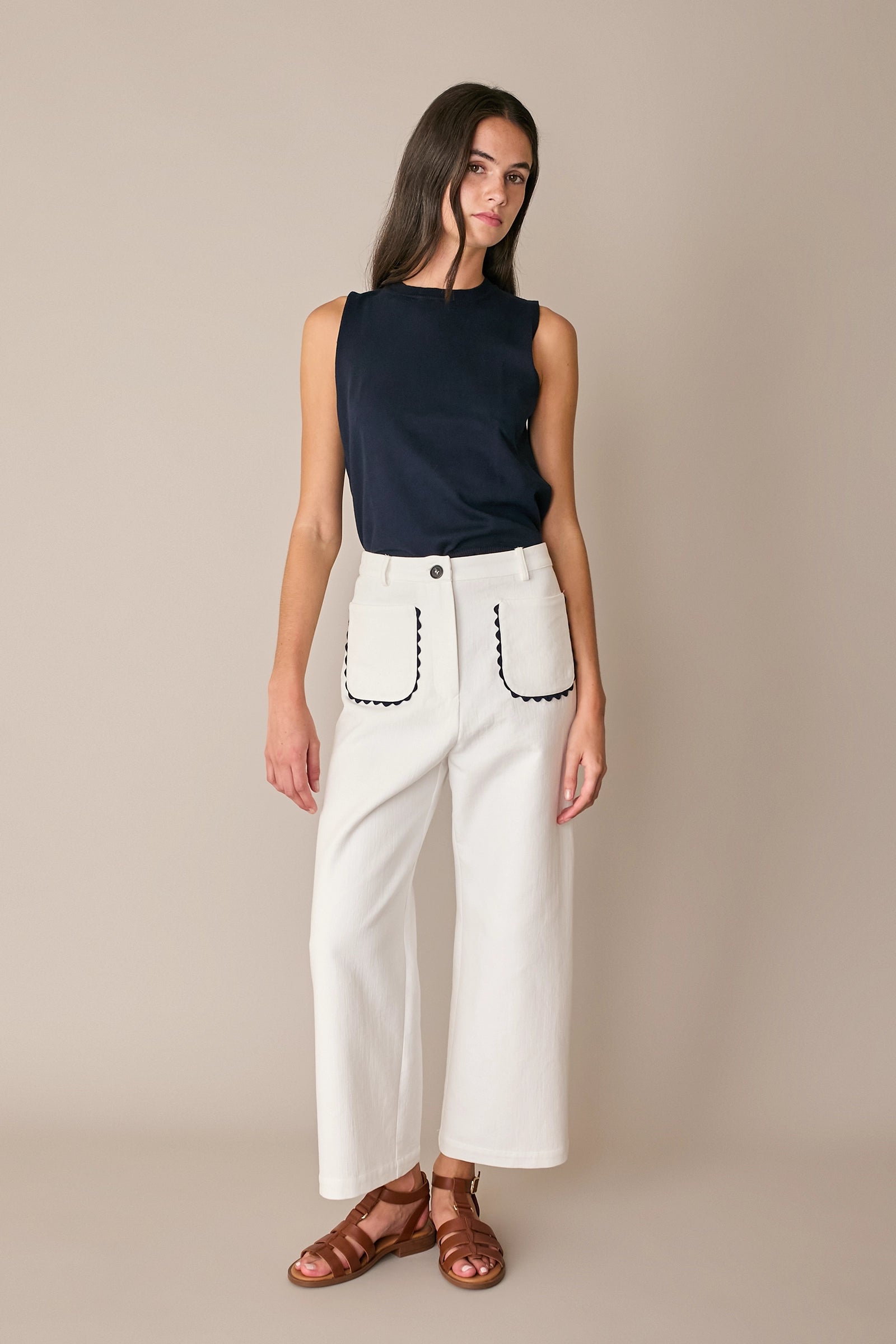 Wide-leg trousers with contrast trim