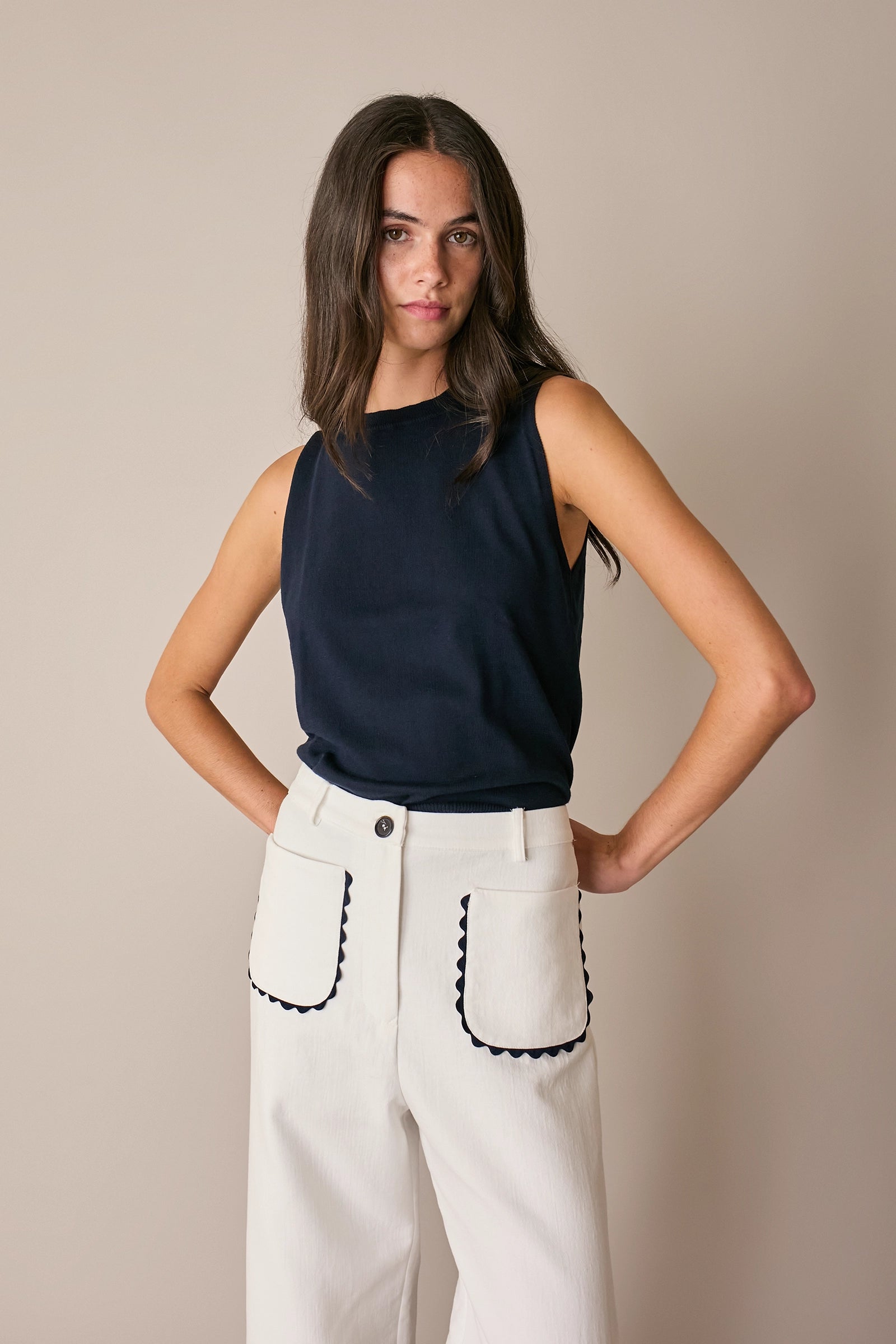 Wide-leg trousers with contrast trim