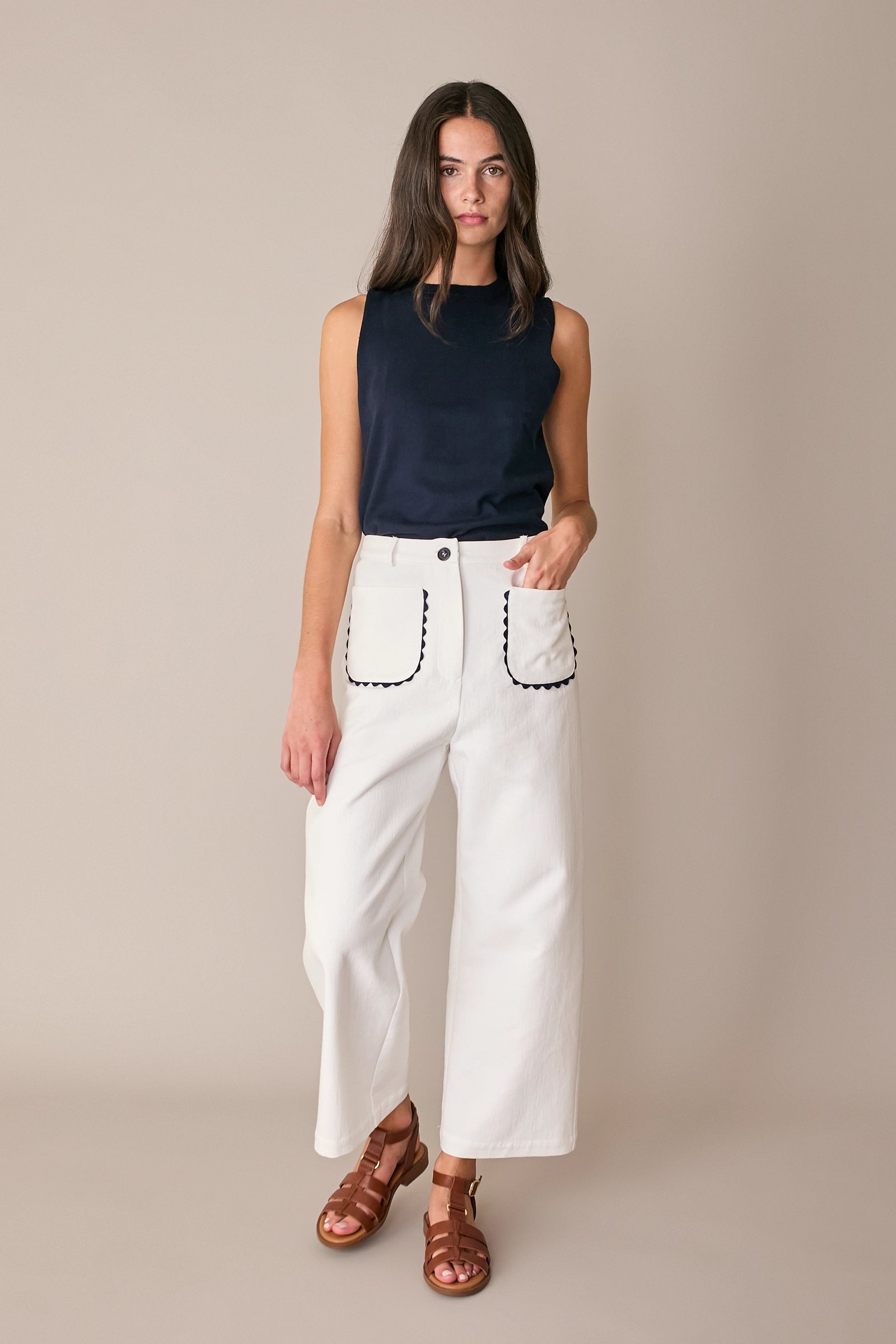 Wide-leg trousers with contrast trim