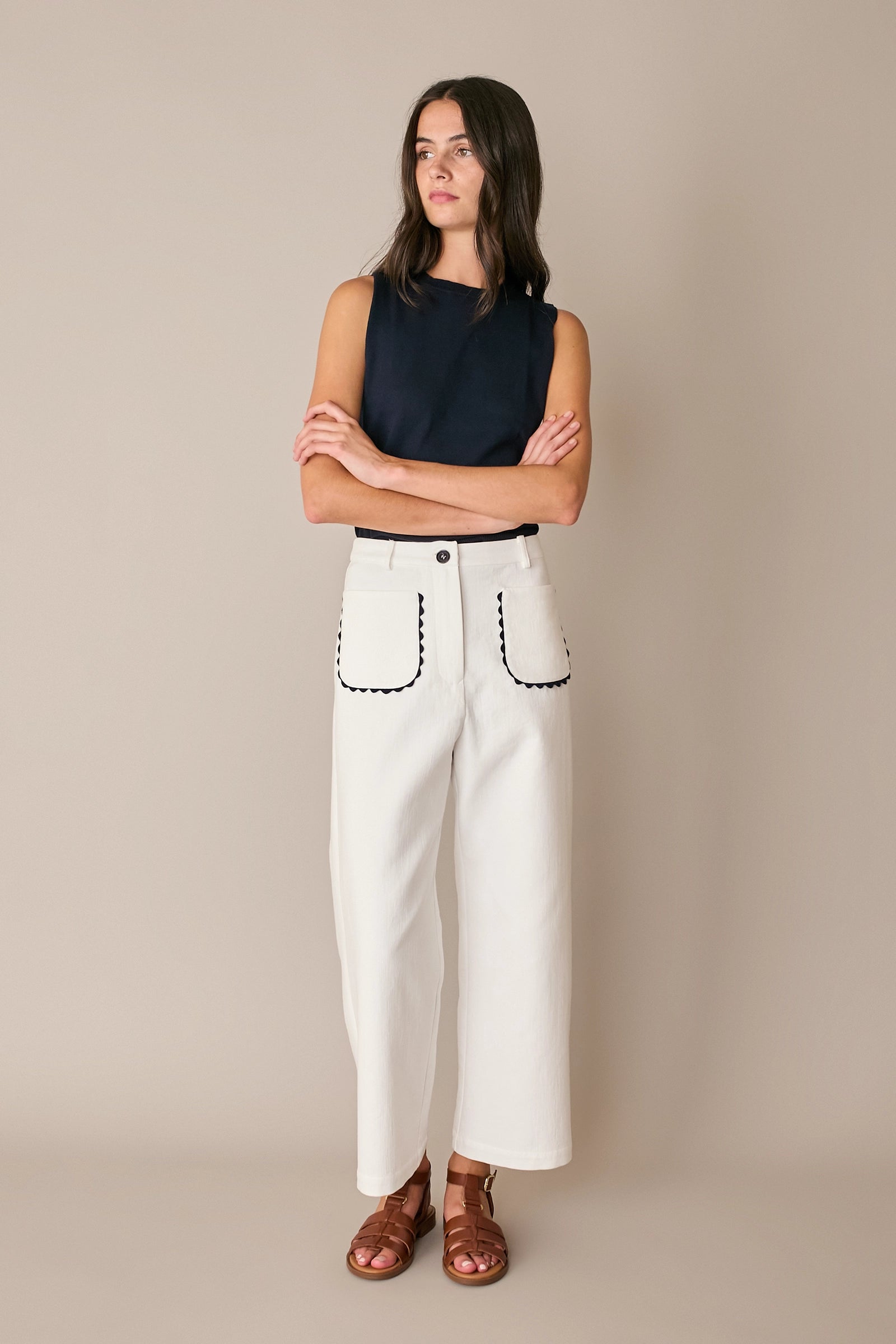 Wide-leg trousers with contrast trim