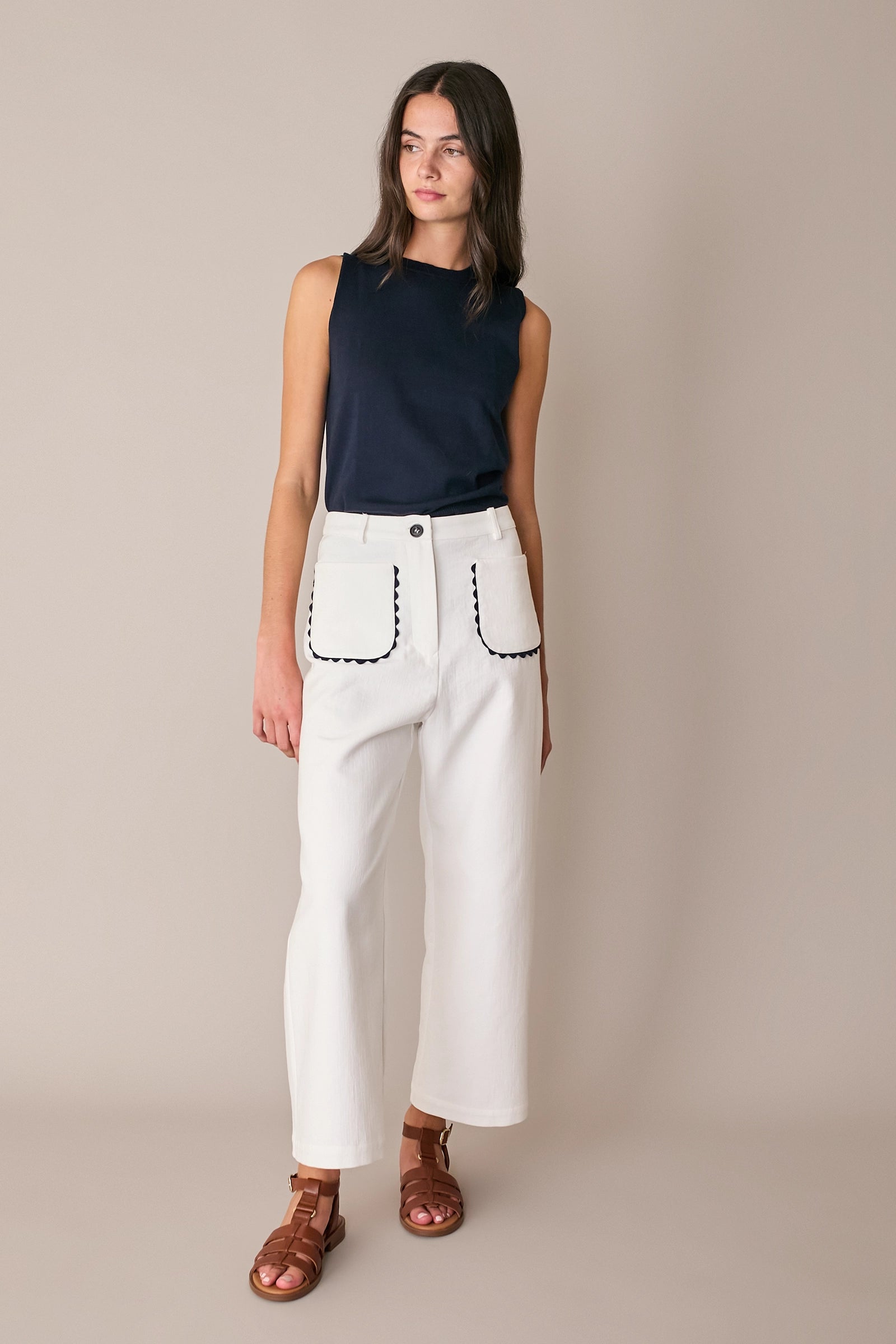 Wide-leg trousers with contrast trim