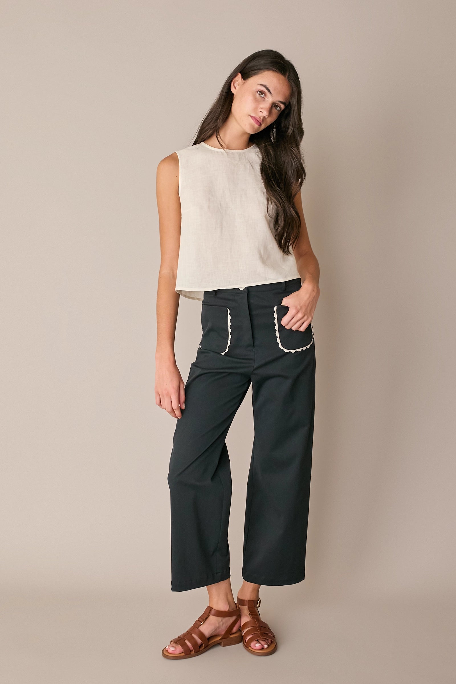 Wide-leg trousers with contrast trim