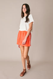 Elastic-waist shorts with contrast trim