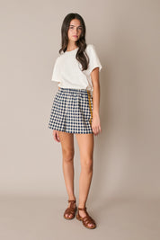 Elastic-waist shorts with contrast trim