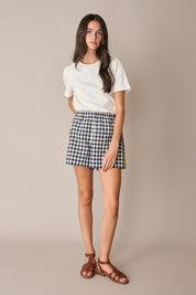 Elastic-waist shorts with contrast trim