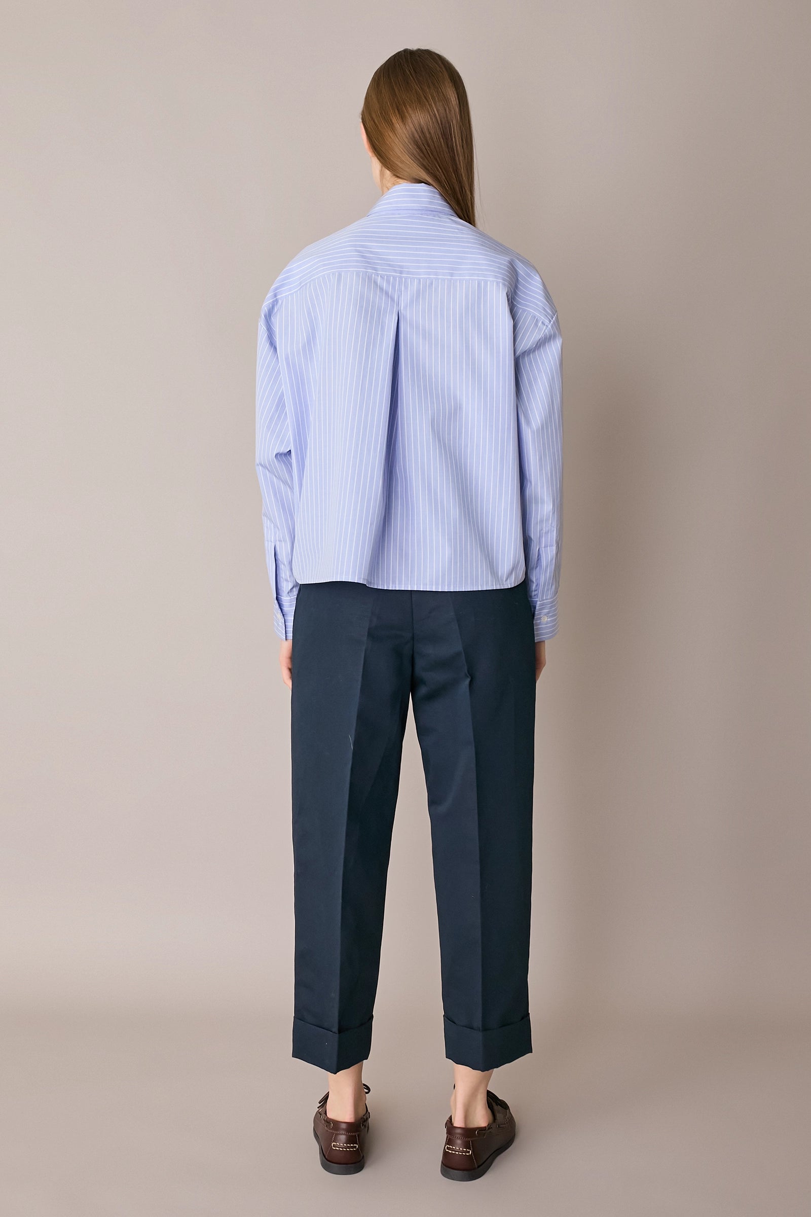 Pantaloni in blend di lino con piega e risvolto