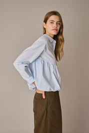 Camicia a palloncino righe azzurre, vestibilità regolare e struttura in cotone