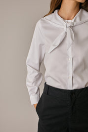 Camicia con colletto foulard