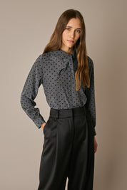 Camicia in seta con colletto foulard