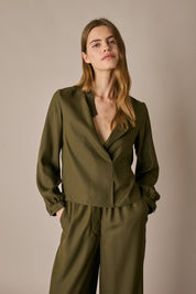 Camicia in seta con scollo fluido
