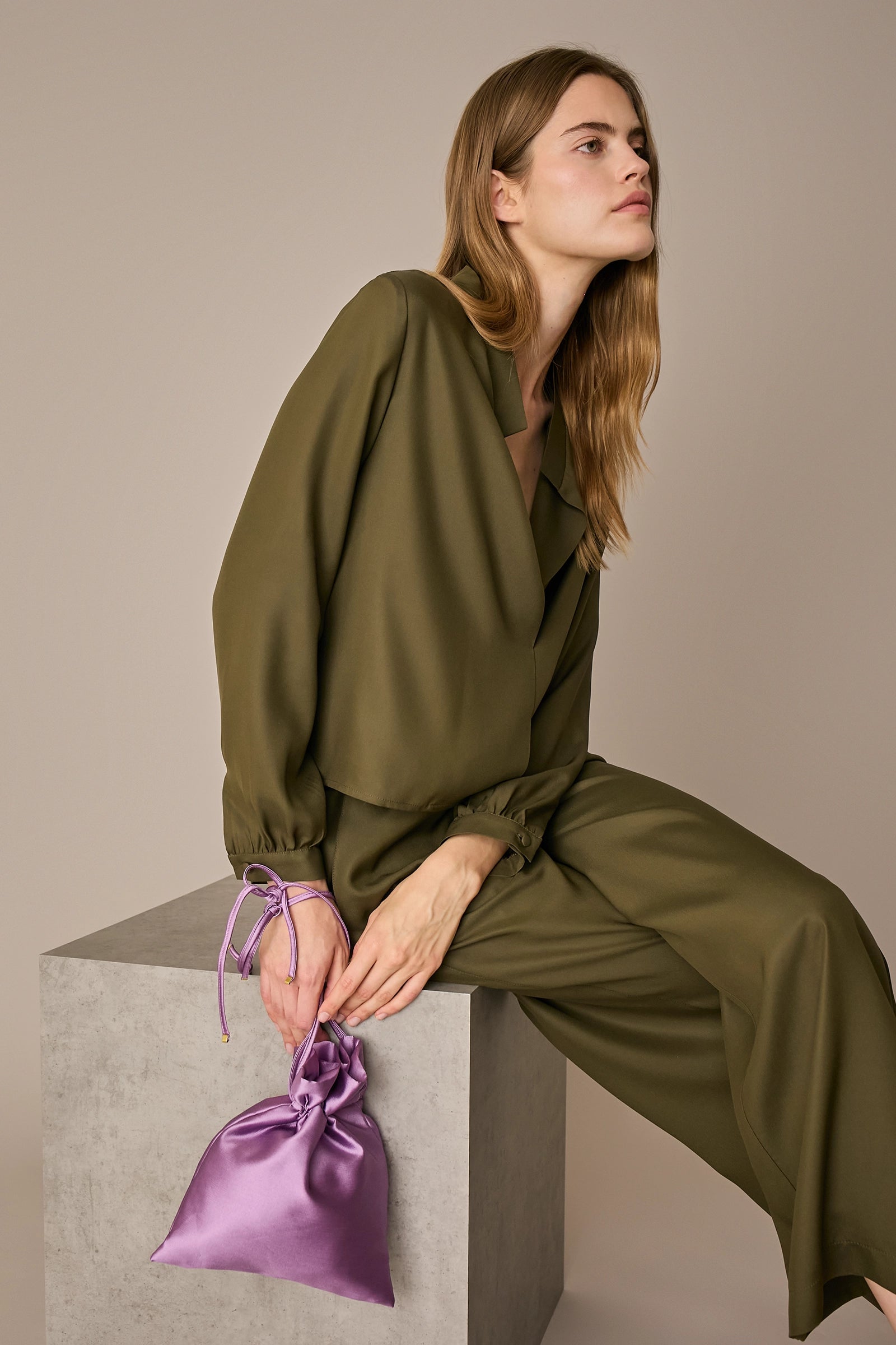 Camicia in seta con scollo fluido