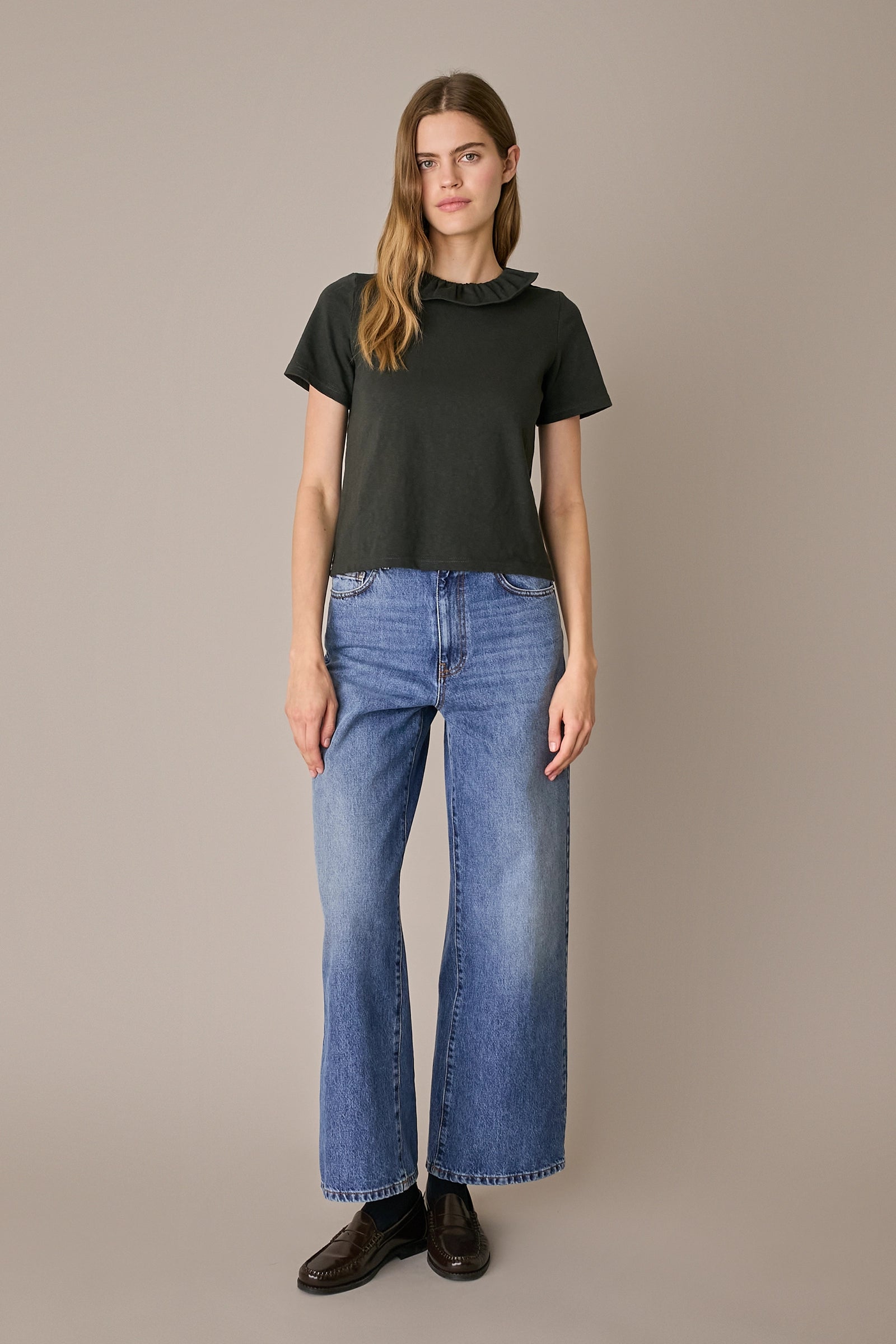 T-shirt in jersey con colletto a corolla antracite, colletto a corolla in cotone