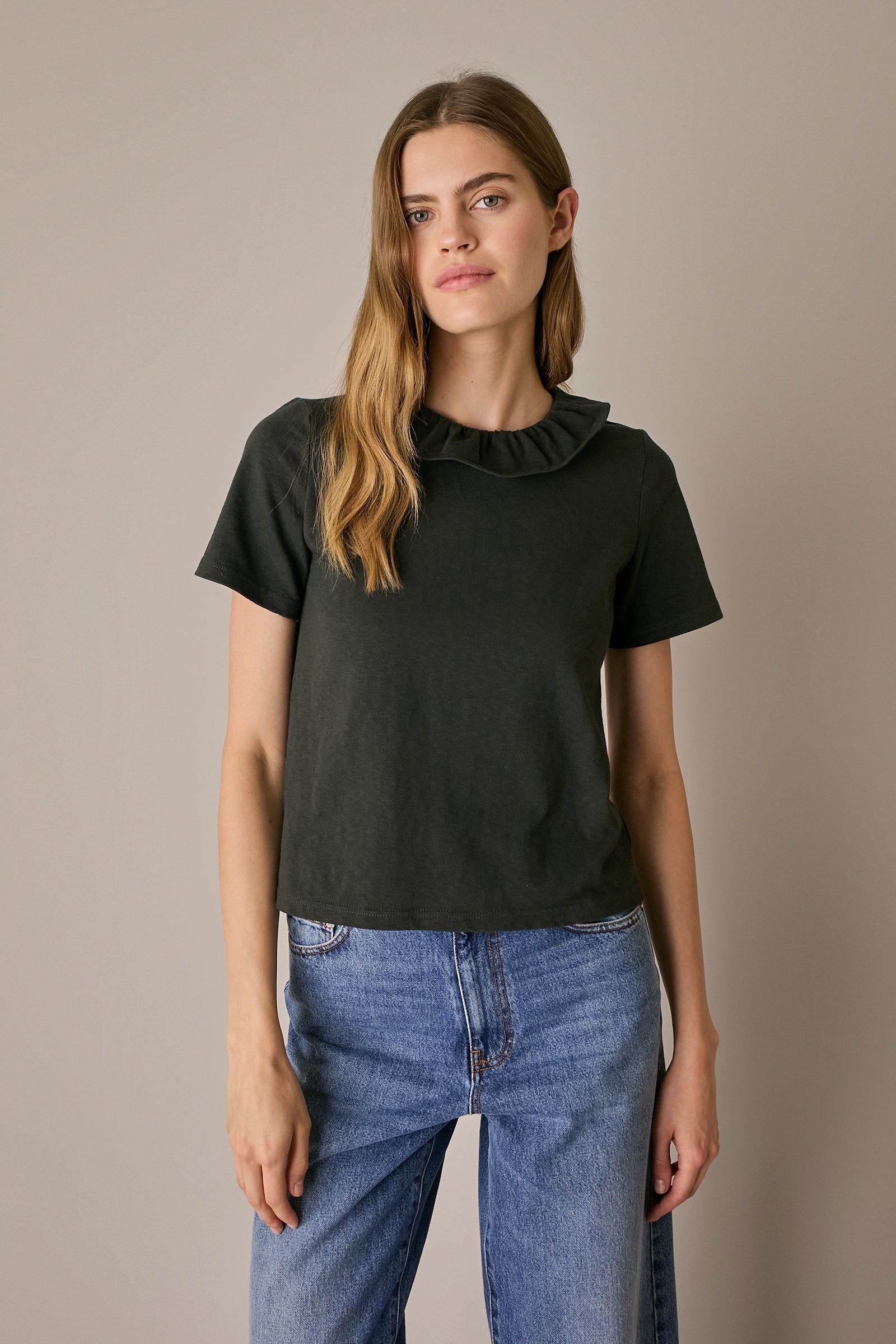 T-shirt in jersey con colletto a corolla antracite, in cotone, colletto a corolla