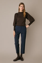 Pantaloni in lana elasticizzata con piega blu navy, pieghe frontali e struttura in lana stretch