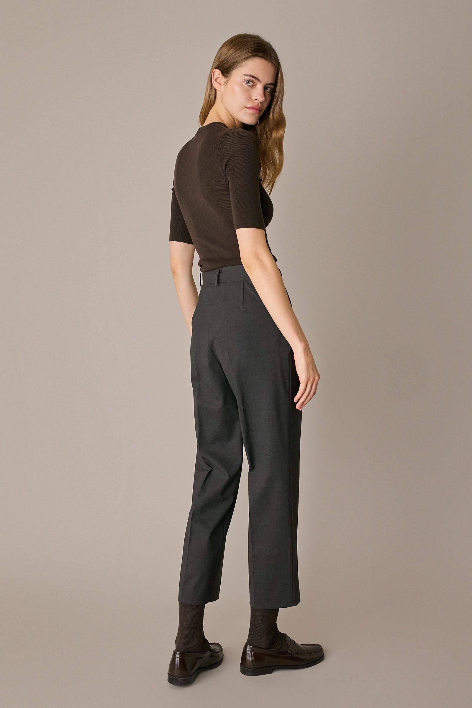 Pantaloni in lana elasticizzata con piega grigio scuro, in lana elasticizzata, cintura coordinata