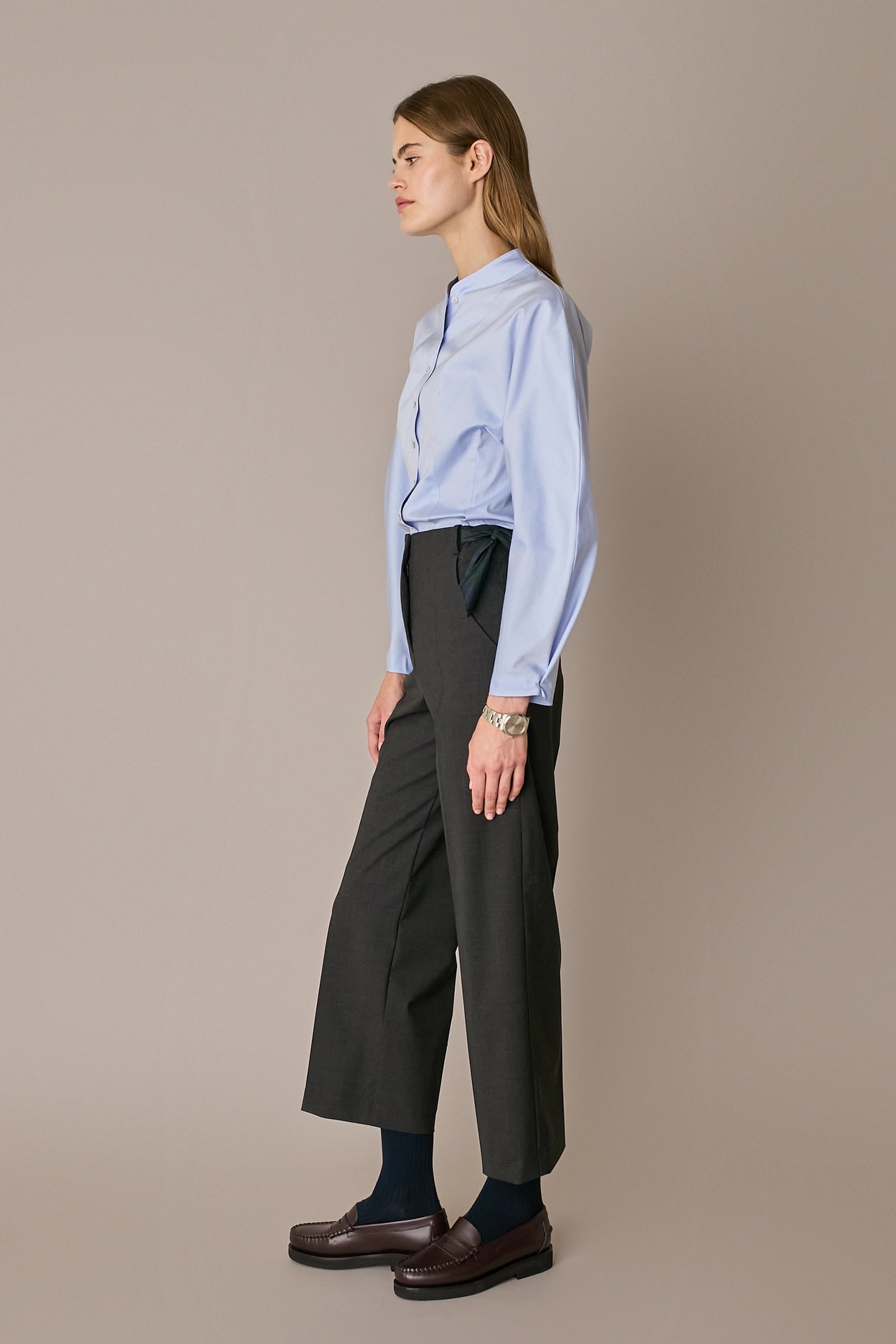 Pantaloni in lana con fiocchi in seta
