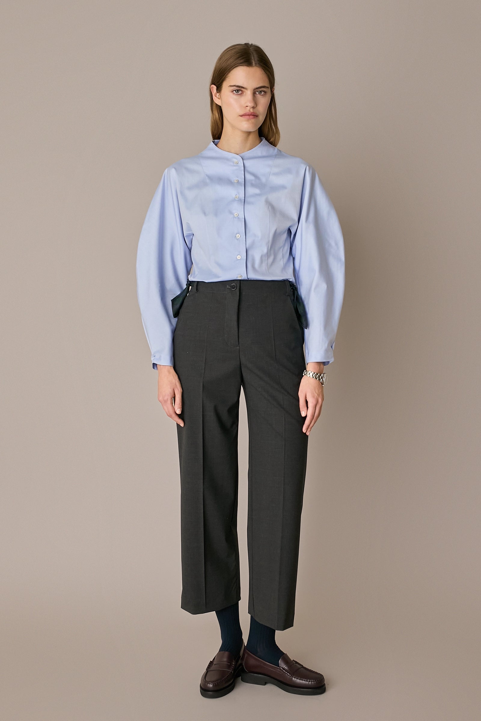 Pantaloni in lana con fiocchi in seta