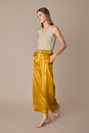 Pantaloni in seta con elastico in vita