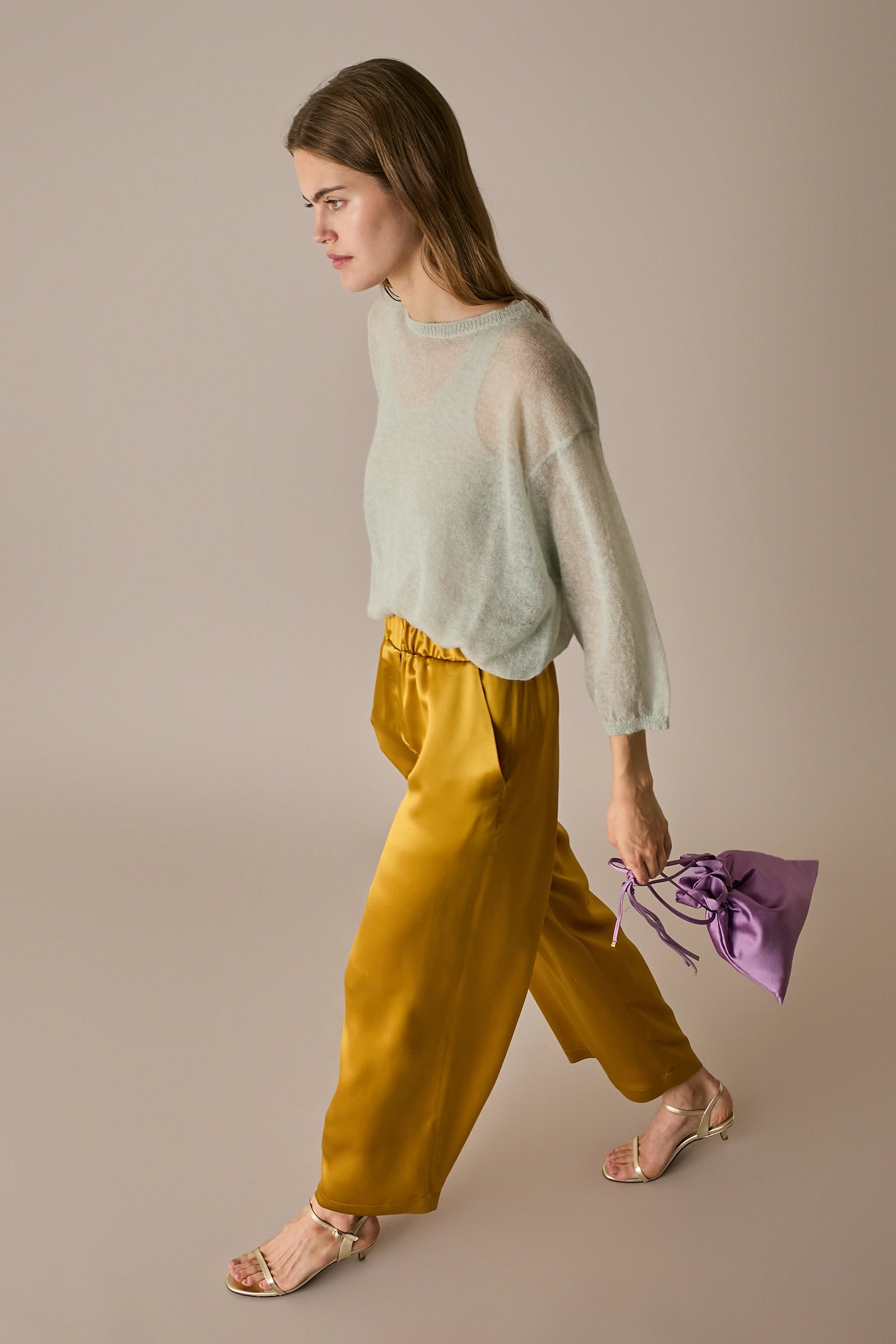 Pantaloni in seta con elastico in vita