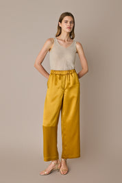 Pantaloni in seta con elastico in vita