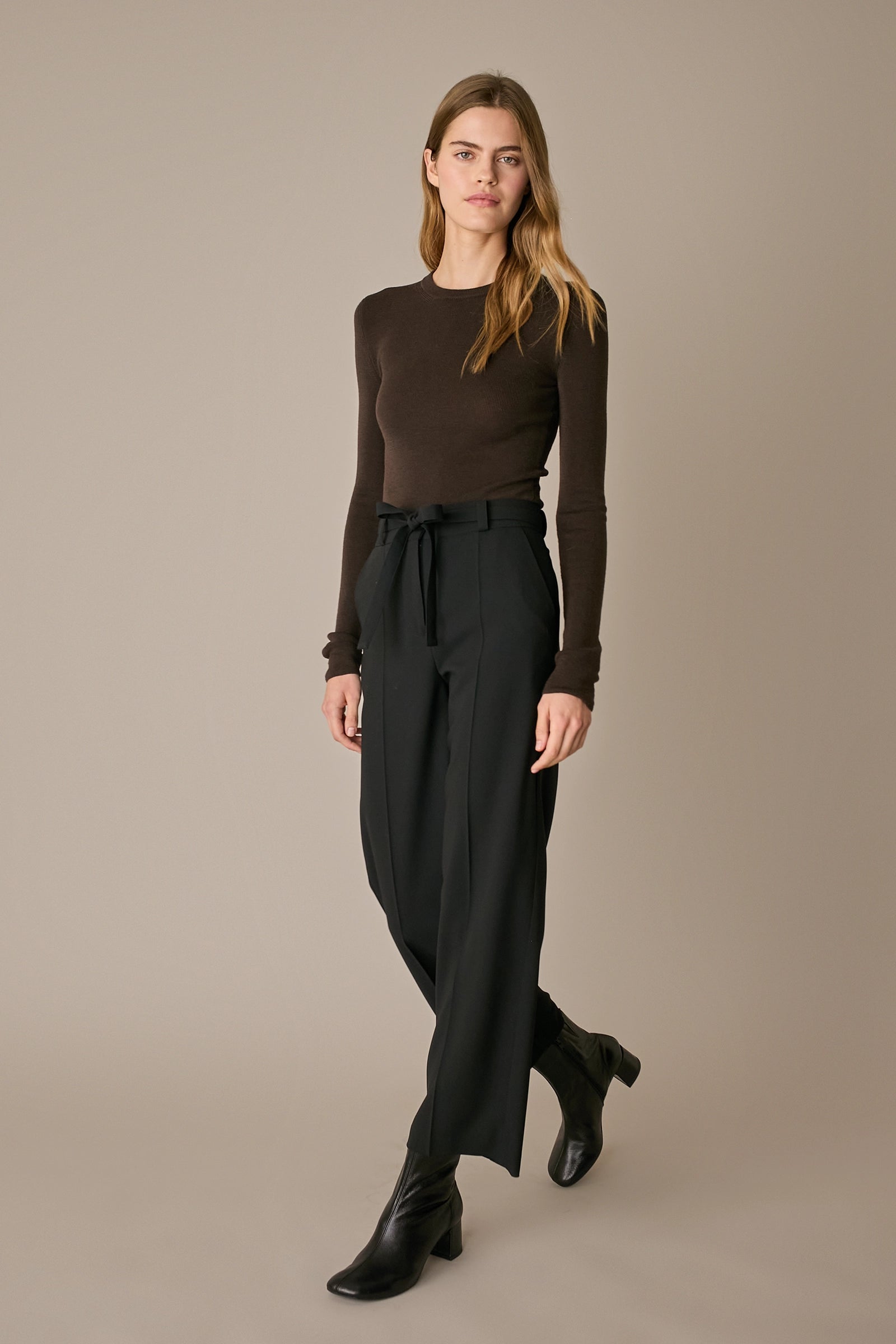 Pantaloni in lana stretch con cintura nero, vestibilità regolare
